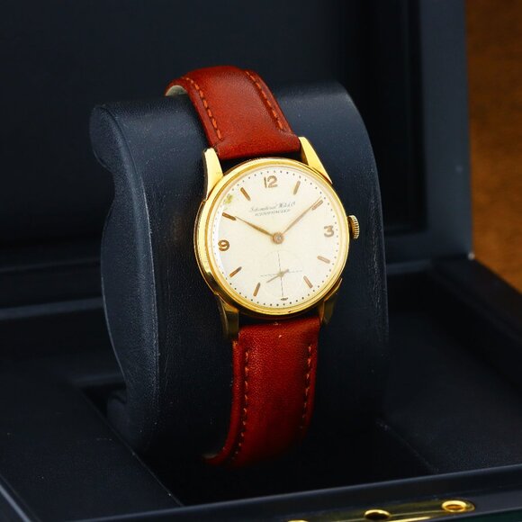 IWC Vintage Circa 1960s Manual Wind, Cream Dial - 18kt Yellow Gold on Strap - Picture 3 of 10